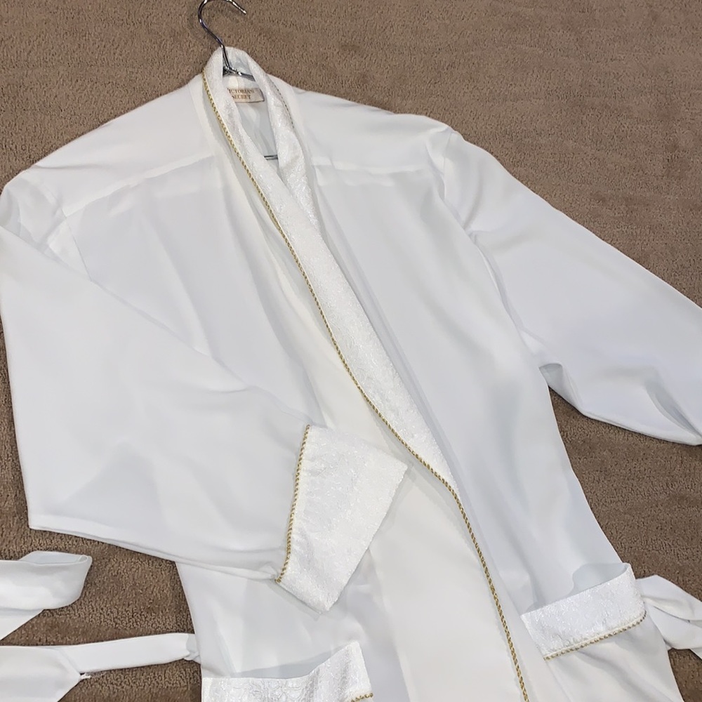 Victoria's Secret Vintage Robe With Gold Robe Trim - Picture 14 of 14